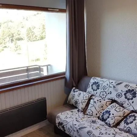 Apartment Besse-et-saint-anastaise-super Besse, 1 Piece, 4 Personnes - Fr-1-395-47 Super Besse